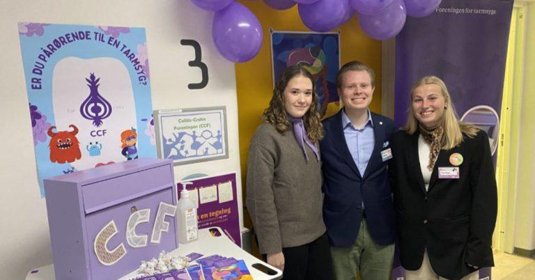 Frivillige fra CCF laver kreative aktiviteter med børn under Bliv Hospitalsklog på OUH – med tegning og perlearmbånd som en del af dagens program